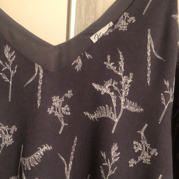 Grey Kismet Cami. NWOT. 2/17 - Picture 2 of 2
